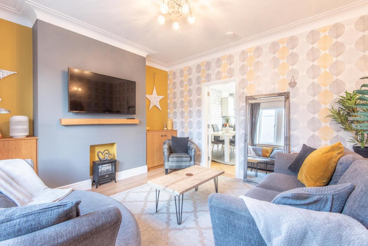 Bright, Fresh, Renovated 3 Bedroom Apartment In The Heart Of Montrose Angus Extérieur photo