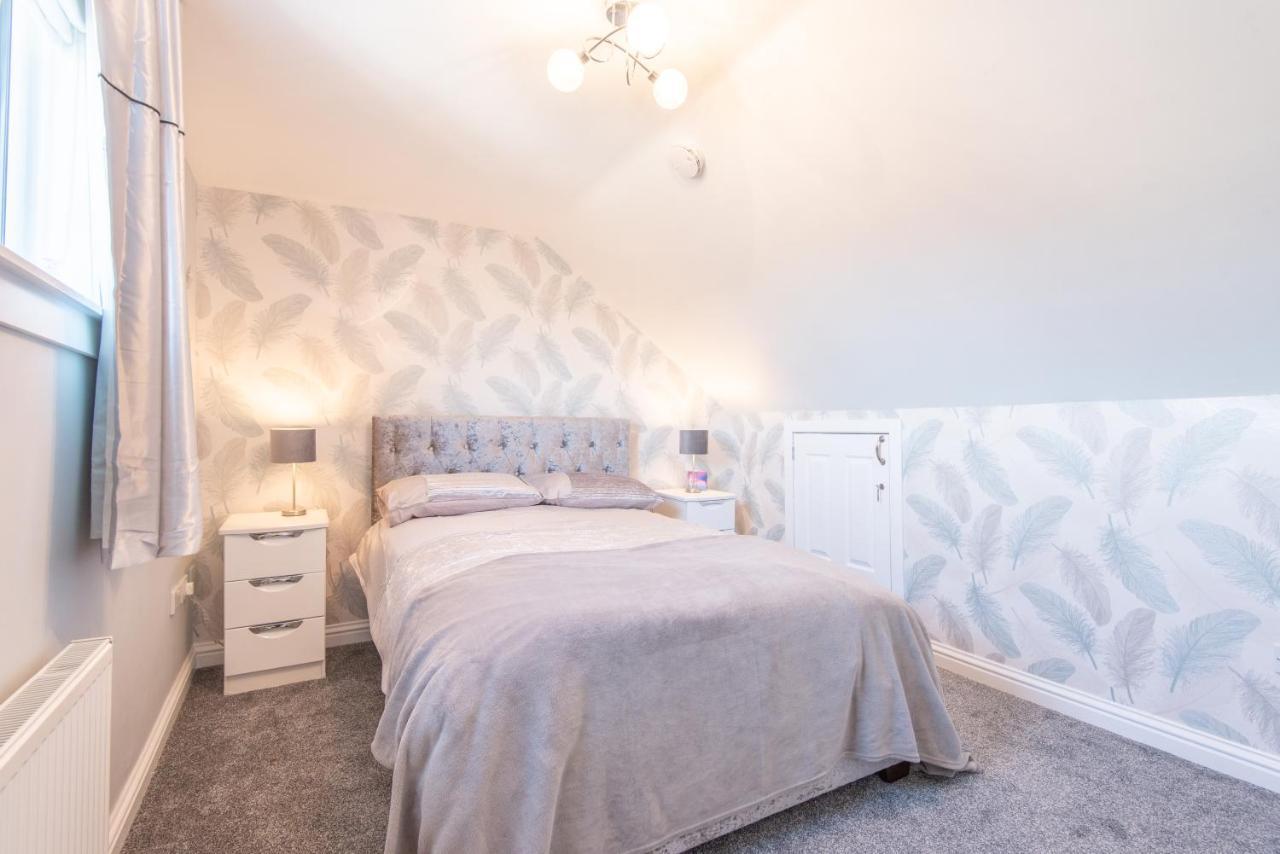 Bright, Fresh, Renovated 3 Bedroom Apartment In The Heart Of Montrose Angus Extérieur photo