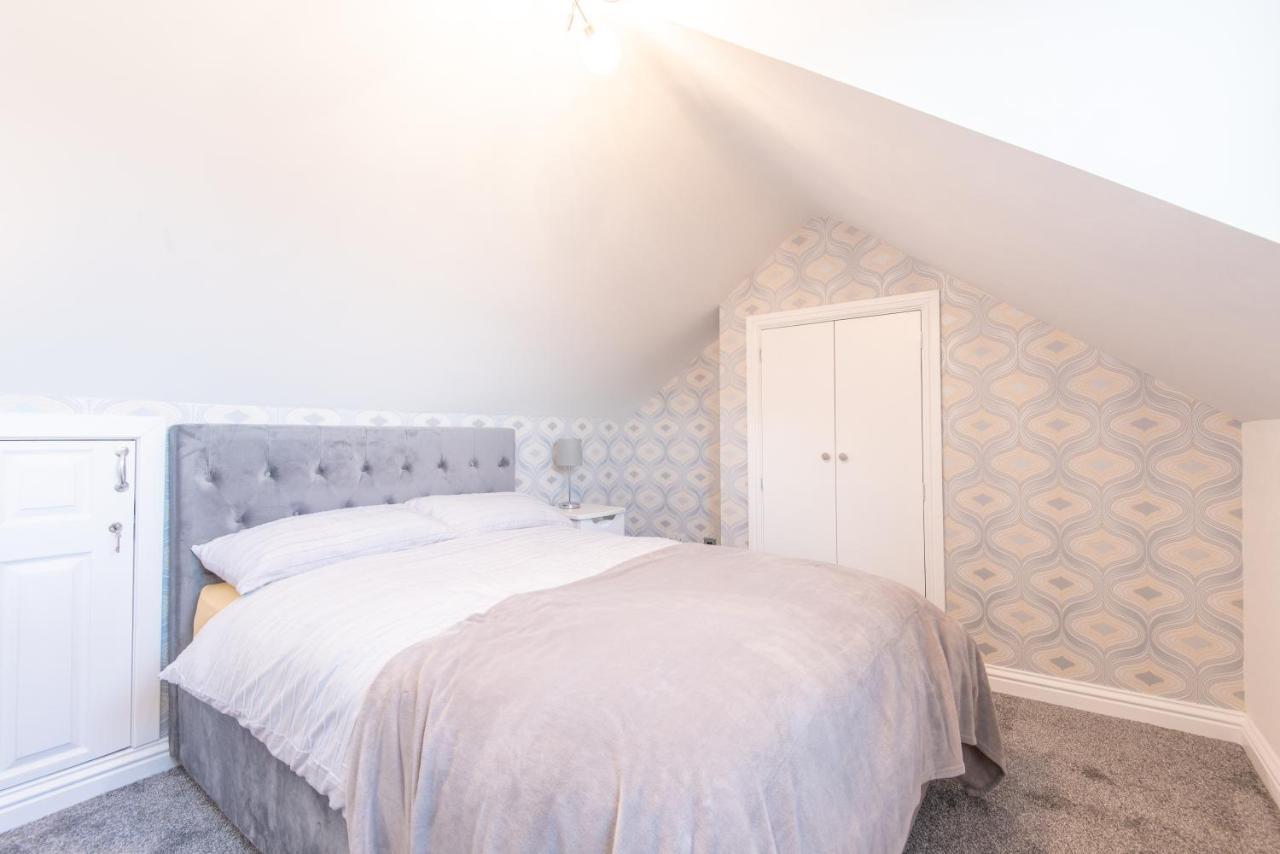 Bright, Fresh, Renovated 3 Bedroom Apartment In The Heart Of Montrose Angus Extérieur photo
