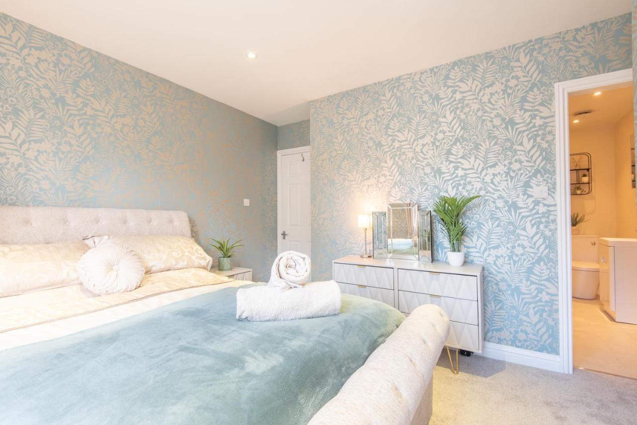 Bright, Fresh, Renovated 3 Bedroom Apartment In The Heart Of Montrose Angus Extérieur photo