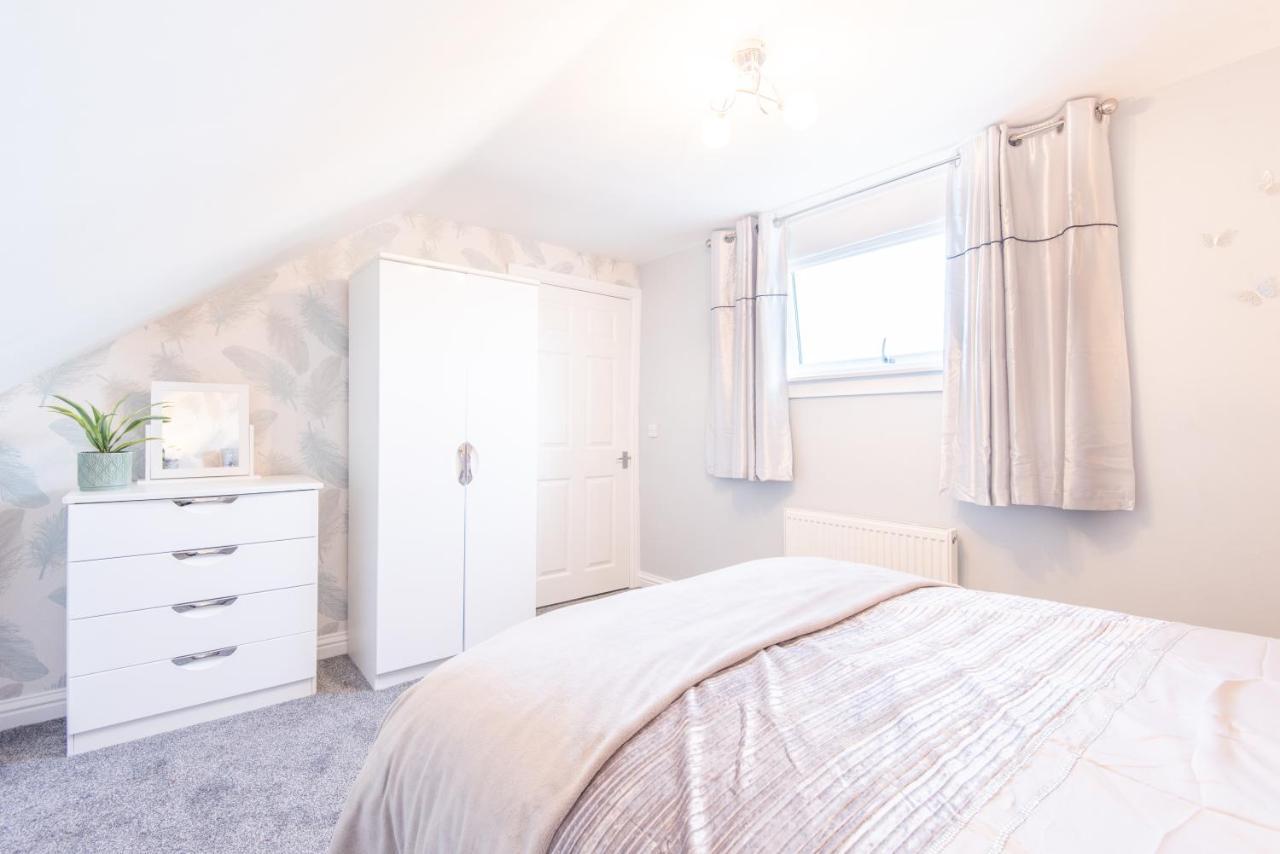 Bright, Fresh, Renovated 3 Bedroom Apartment In The Heart Of Montrose Angus Extérieur photo
